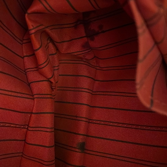 Louis Vuitton Leather Artsy MM Handbag in Navy - Picture 16 of 16